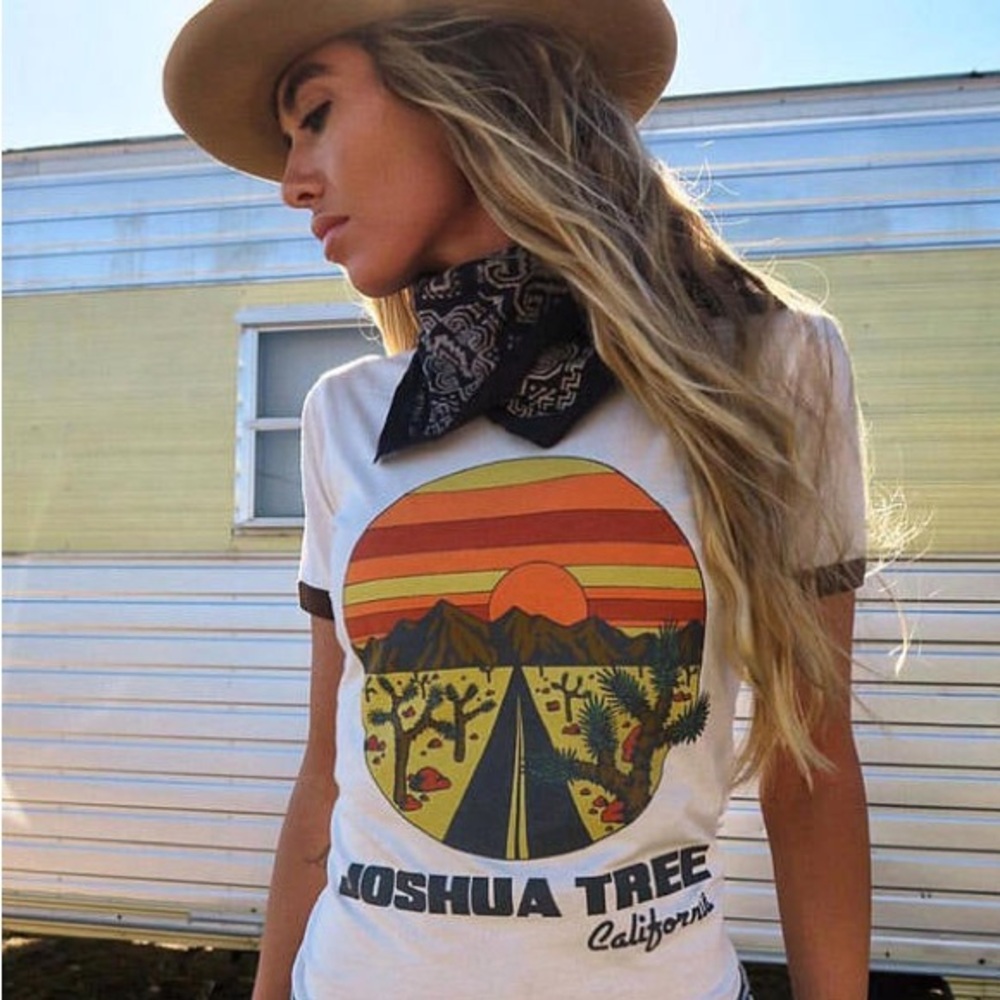 Retro Joshua Tree Graphic Tee - Picture 1 of 3